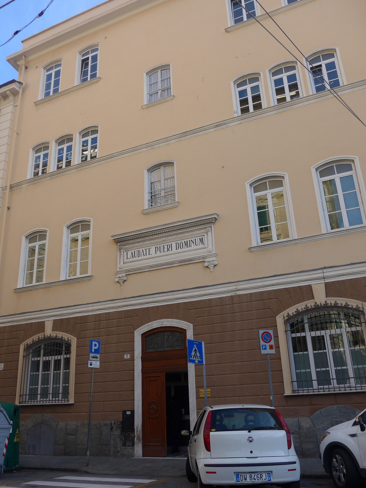 P1880890