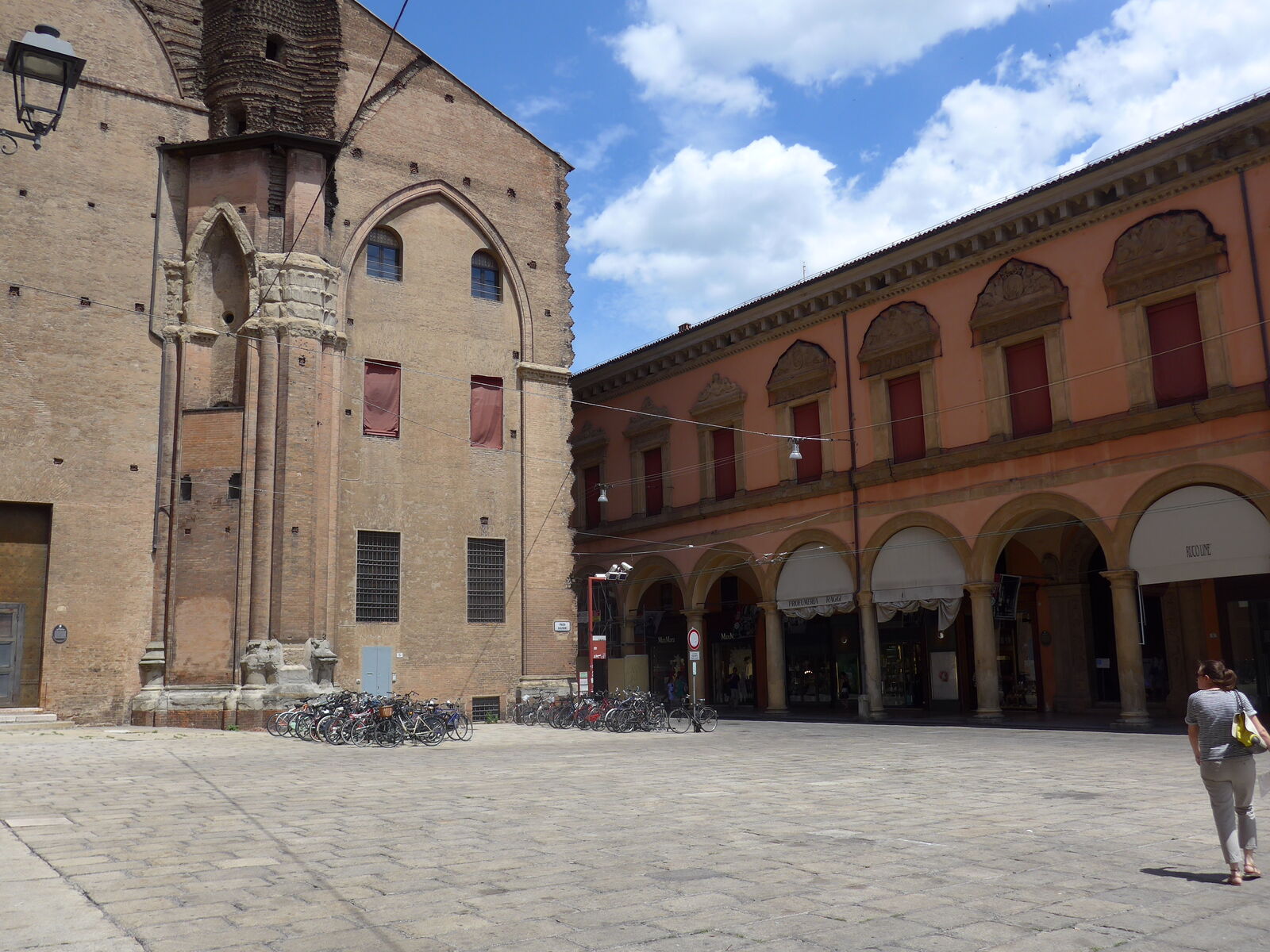 ボローニャの街歩き (その9 旧ボローニャ大学) : イタリア芸術 ボローニャの街歩き (その9 旧ボローニャ大学) : イタリア芸術