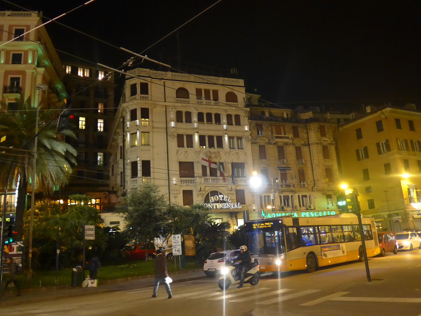 P1890947