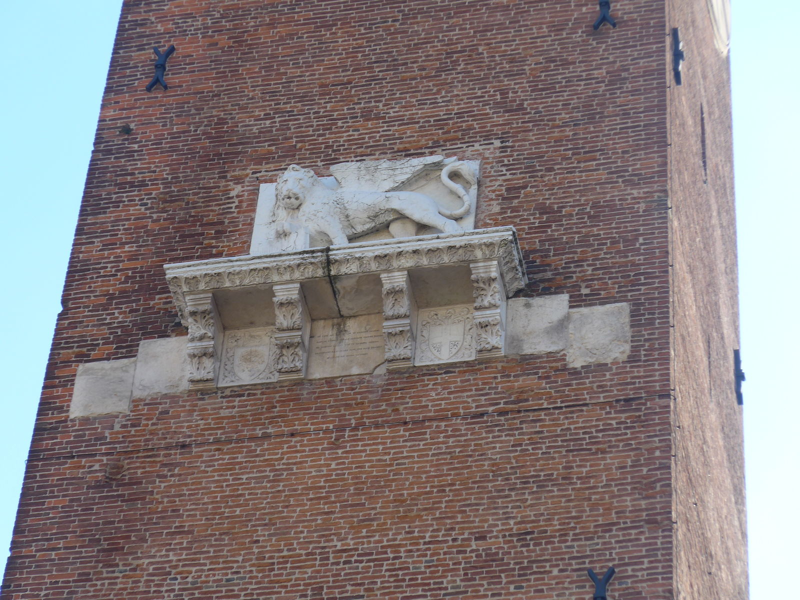 P1940178