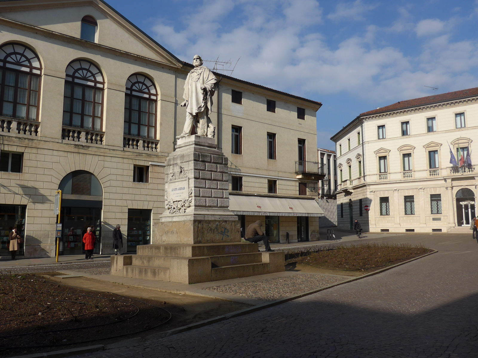 P1930970