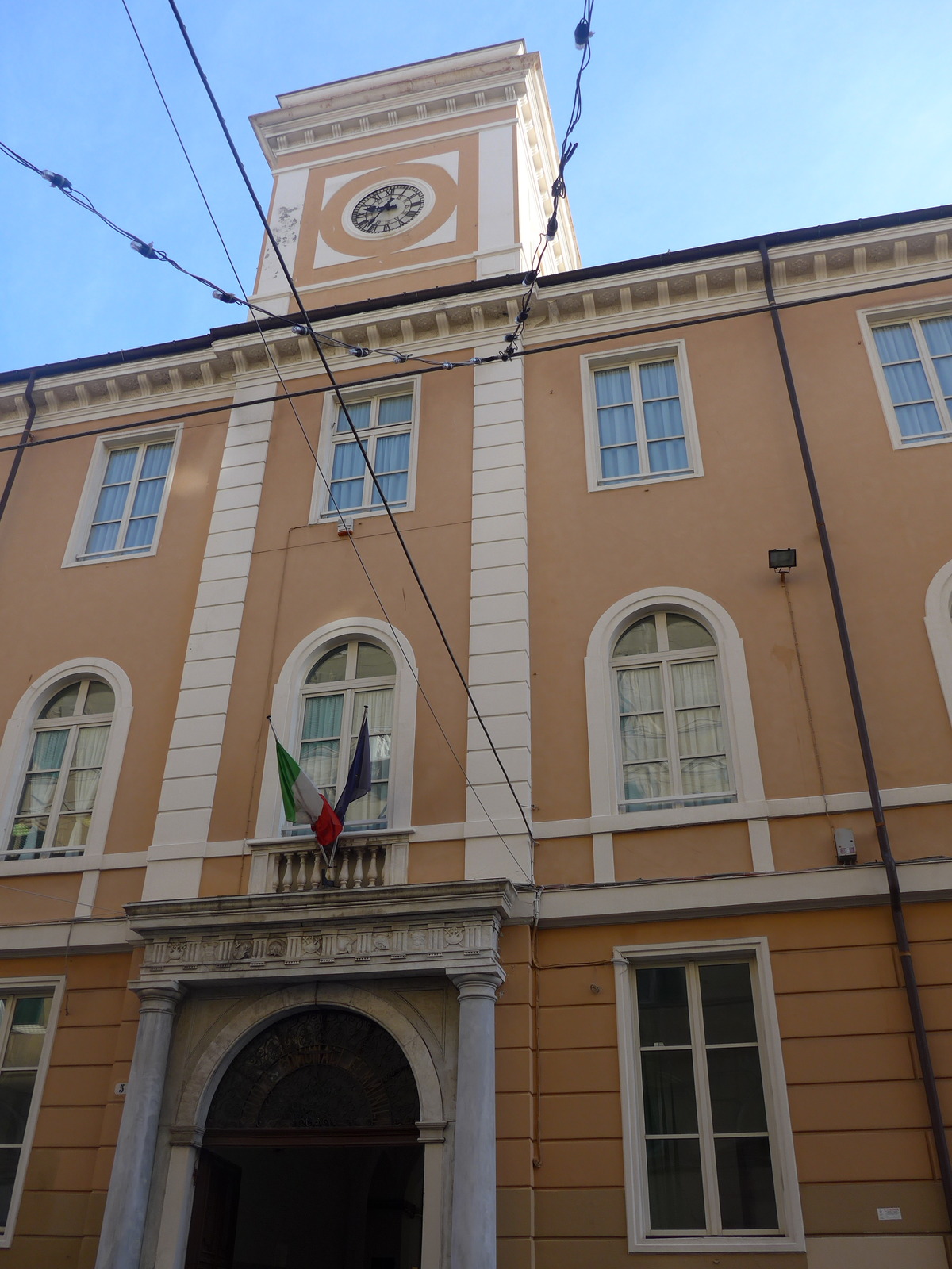P1880892