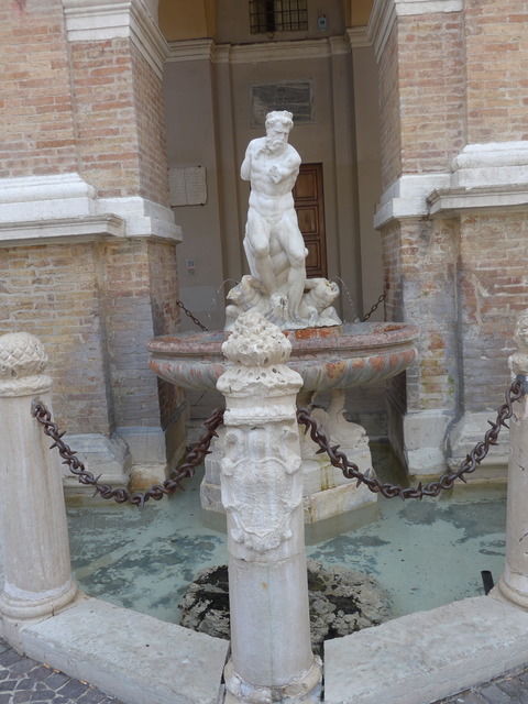 P1670879