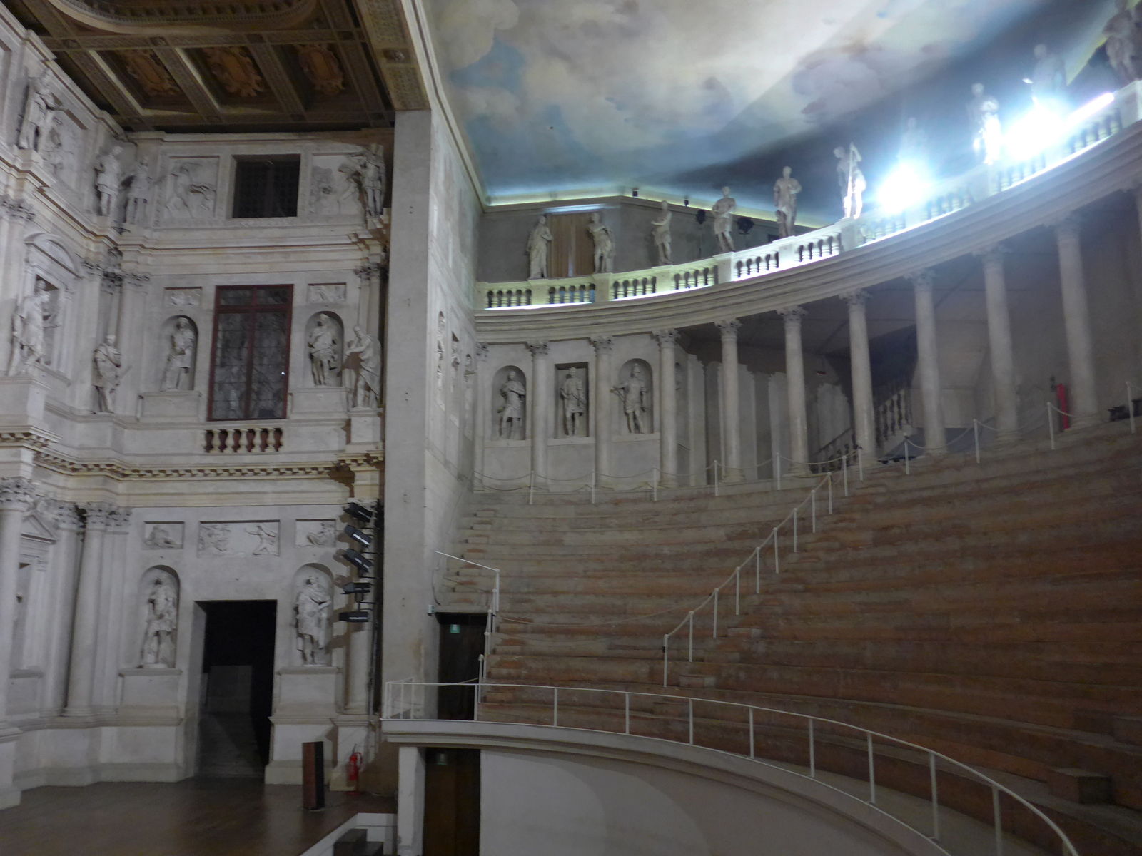 P1940398