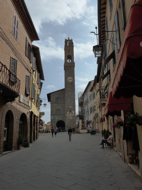 P1420893