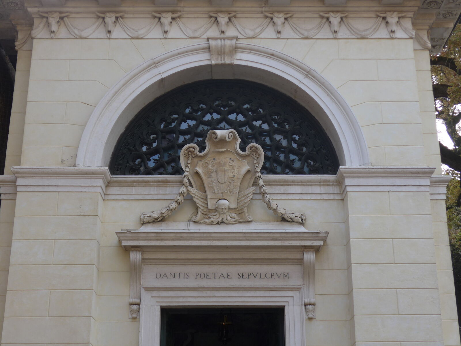 P2530448