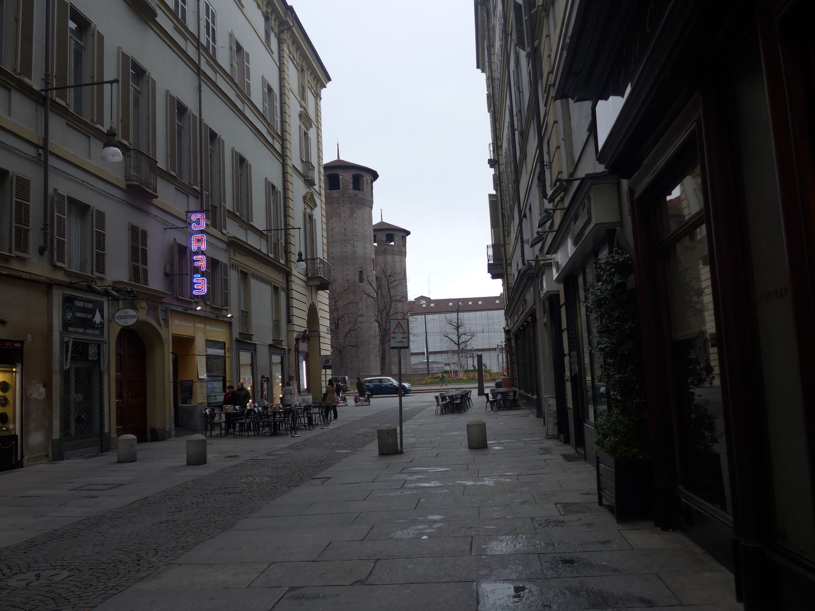 P1900822