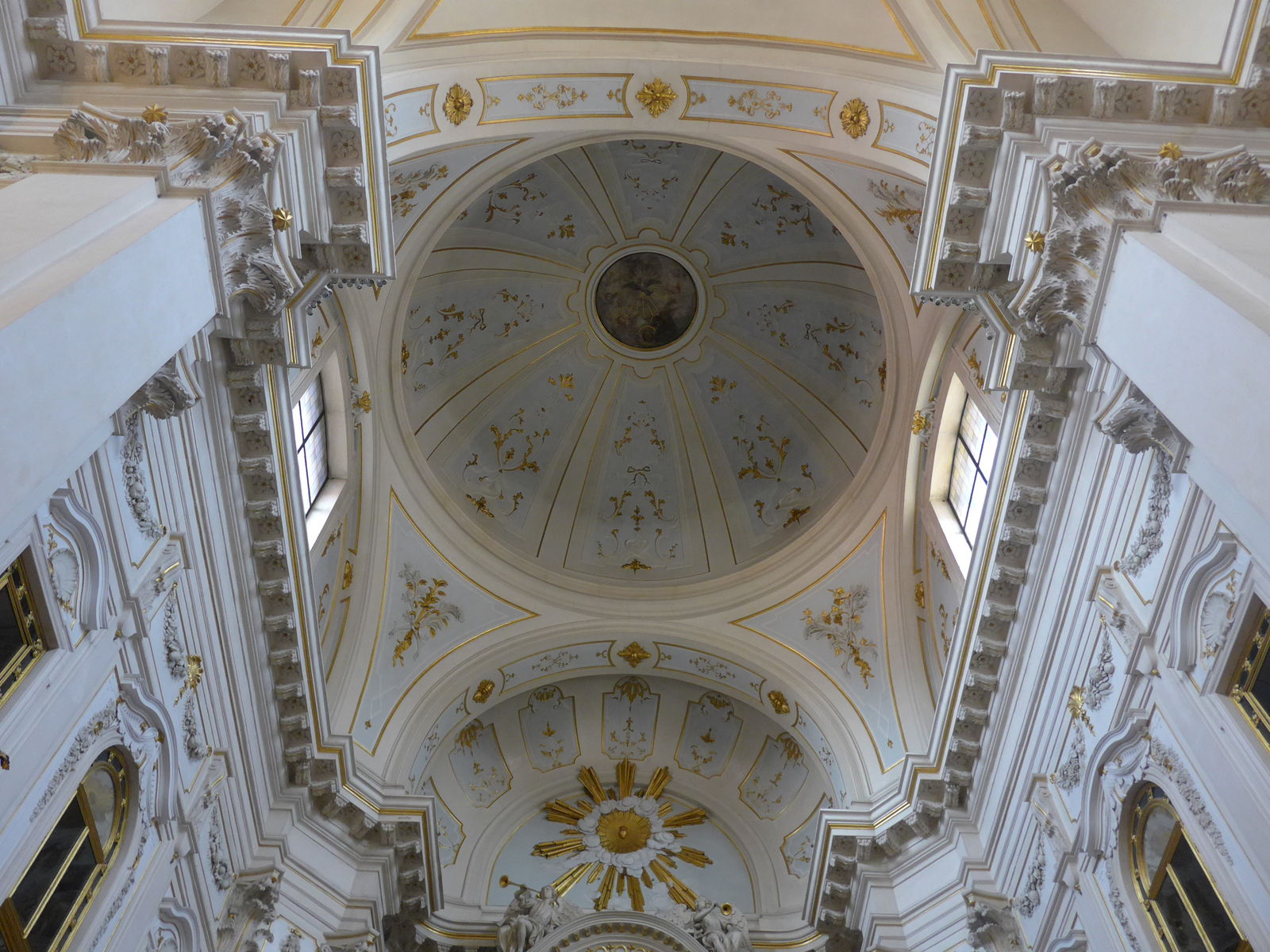 P1930984