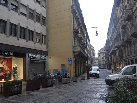 P1900758