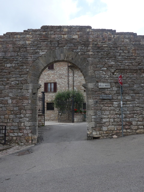 P1690747