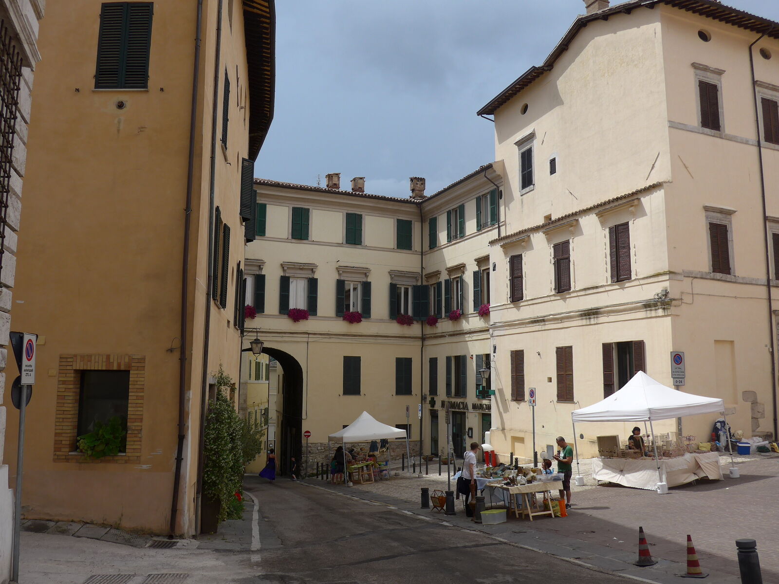P1690166