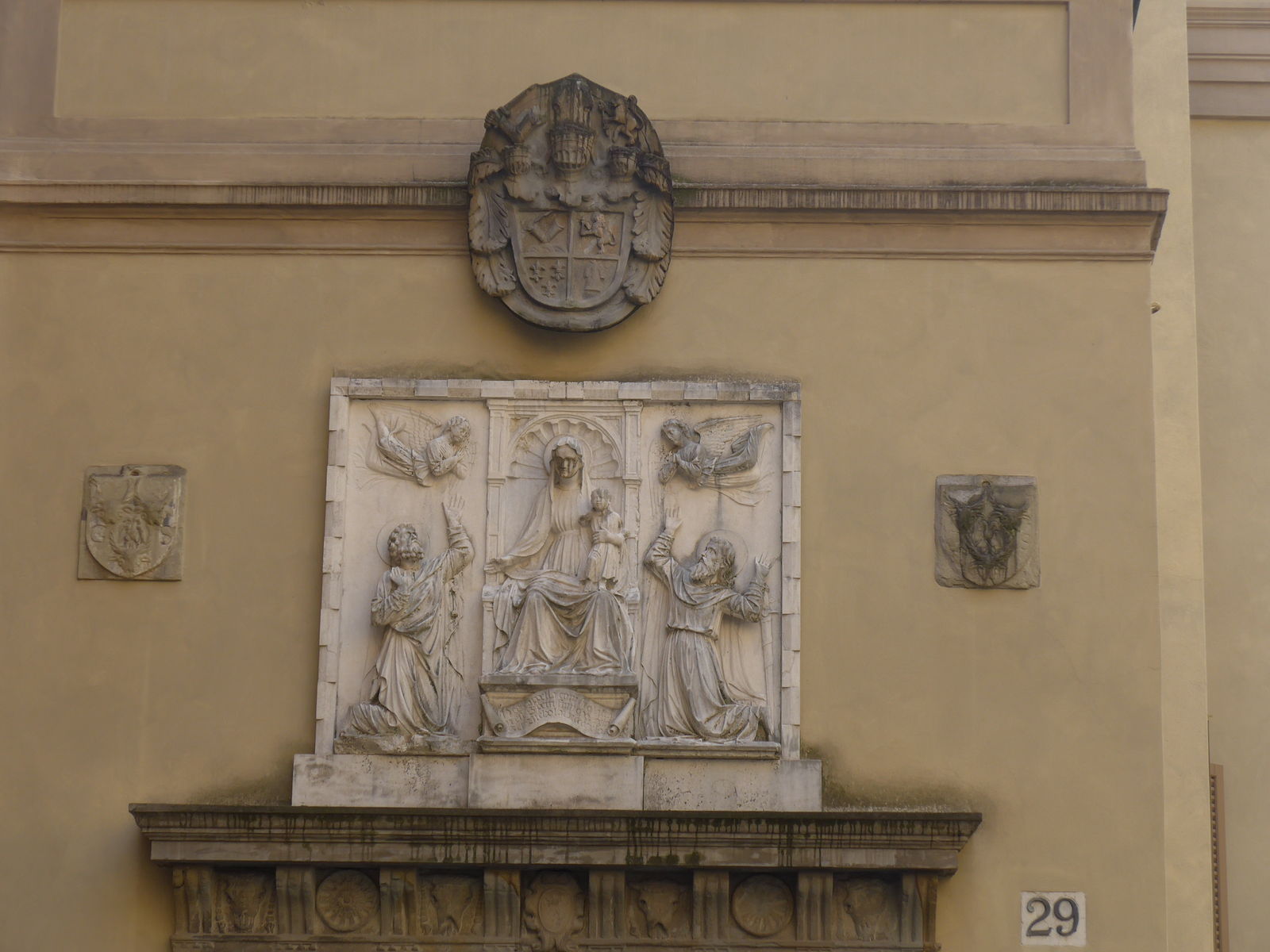 P2430967