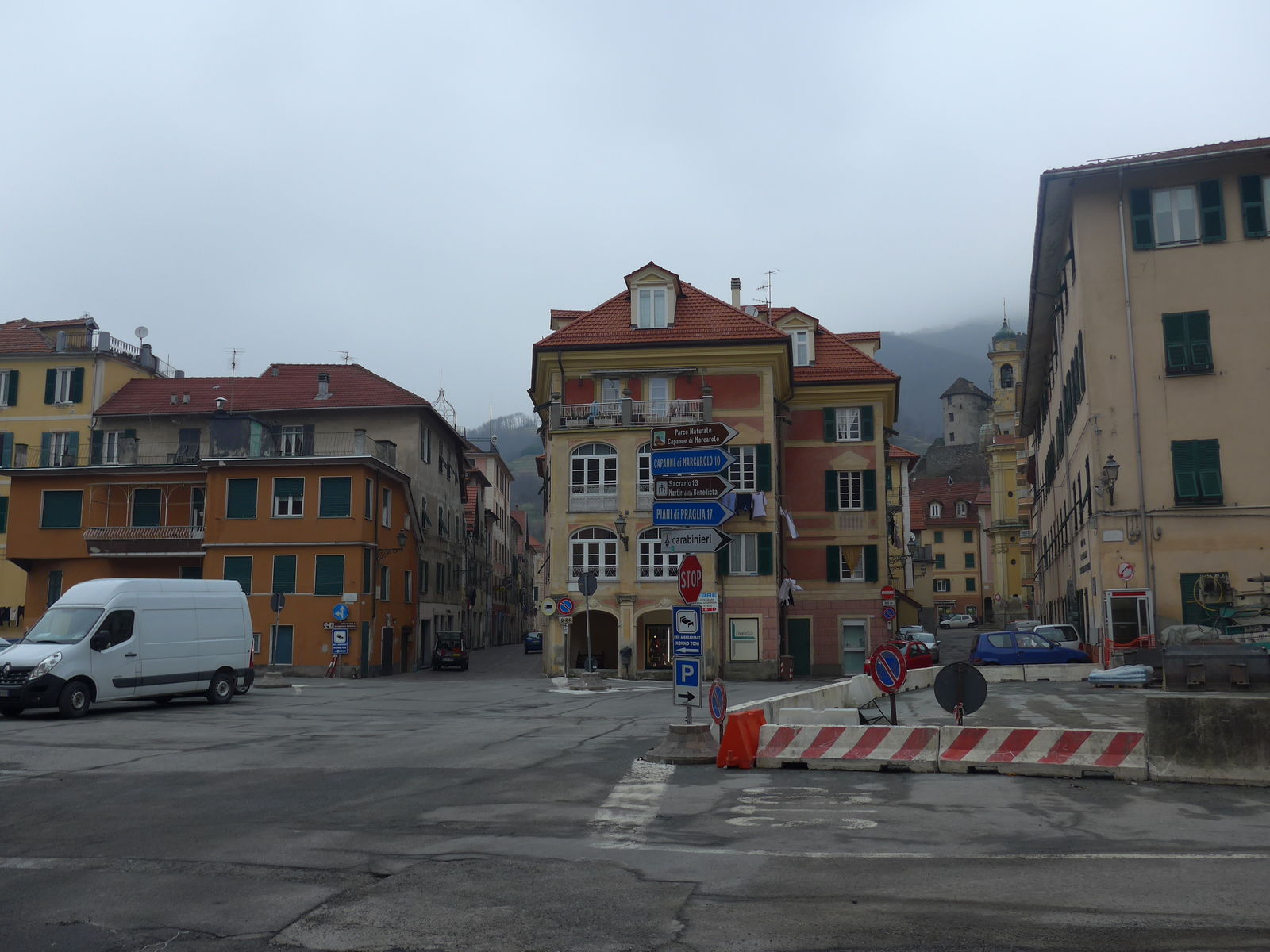 P1890871