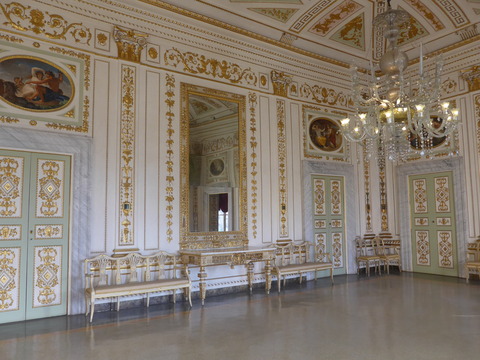 P1840537