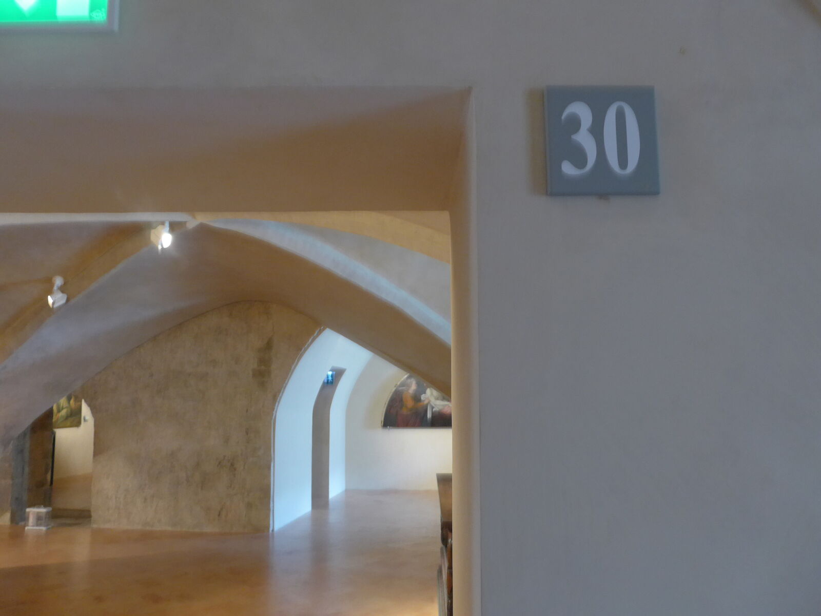 P1710942