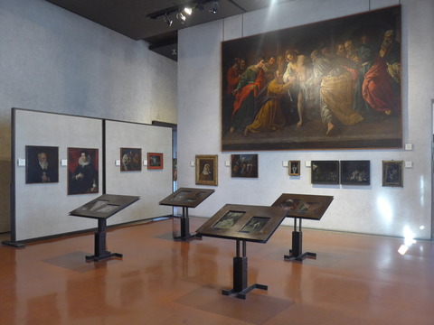 P1930693