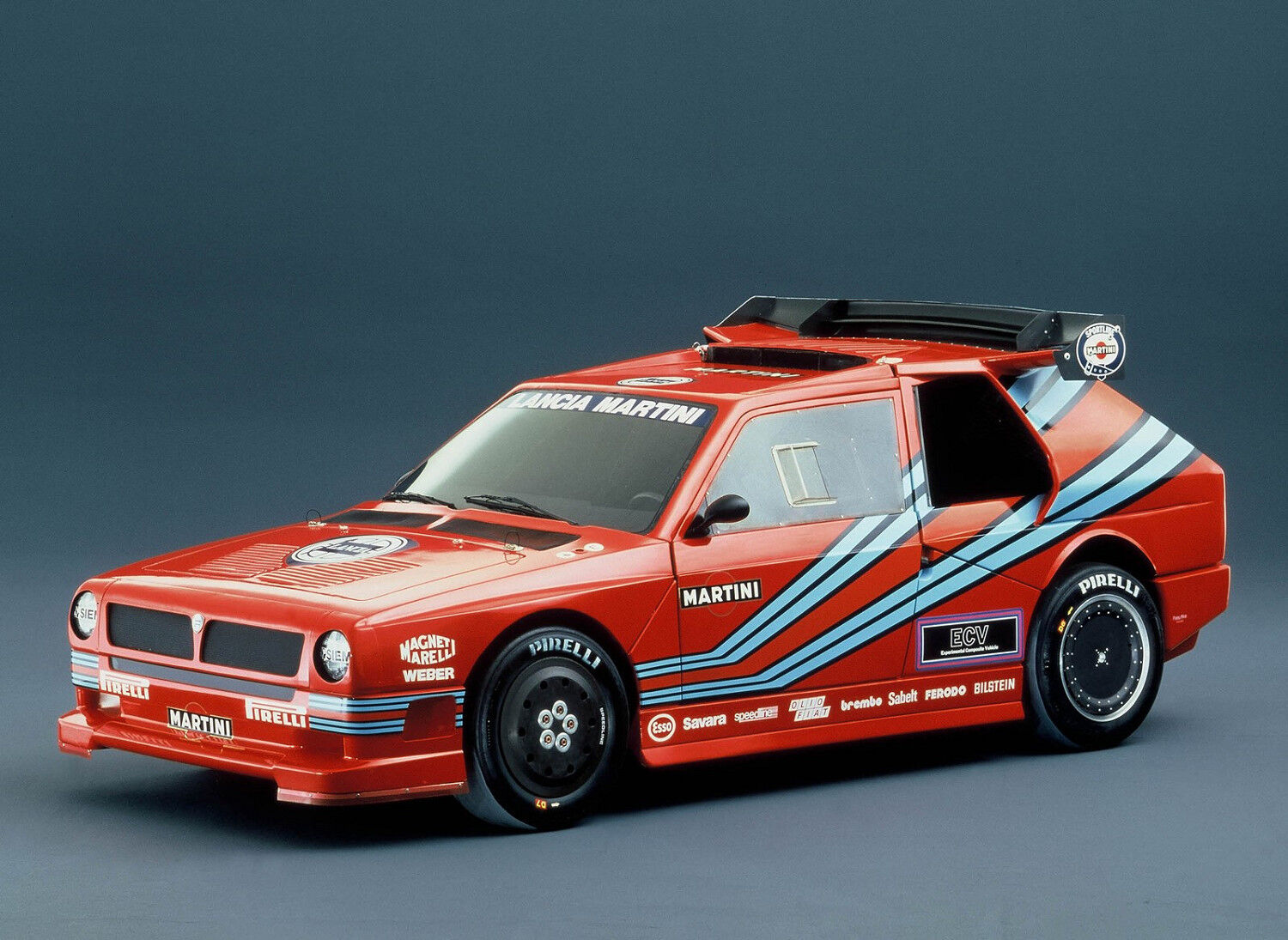 ランチア 驚異のメカニズム③ : アウト ガレリア ルーチェ Official BLOG