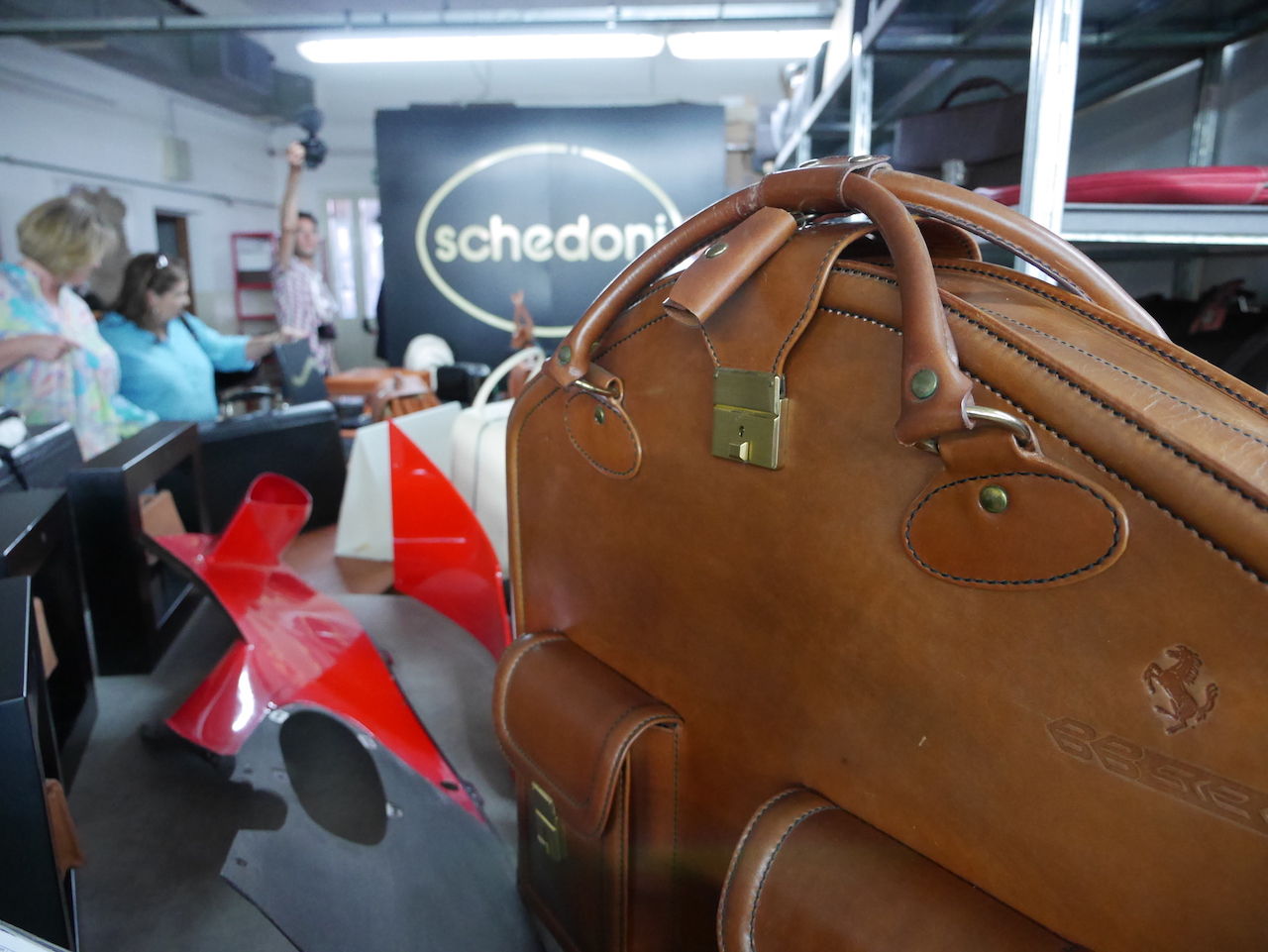 Schedoni : アウト ガレリア ルーチェ Official BLOG