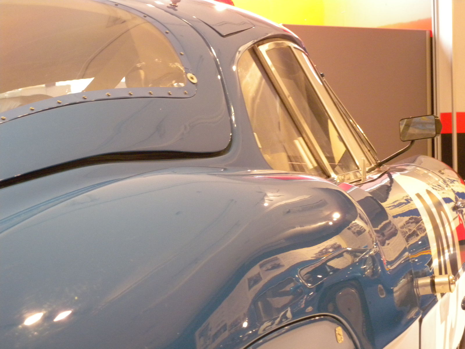 中国、月面で稼働中の自国の望遠鏡の存在を明らかに