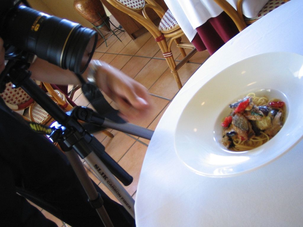 ジョルジオ アルマーニがミラノのキャットウォークで輝く