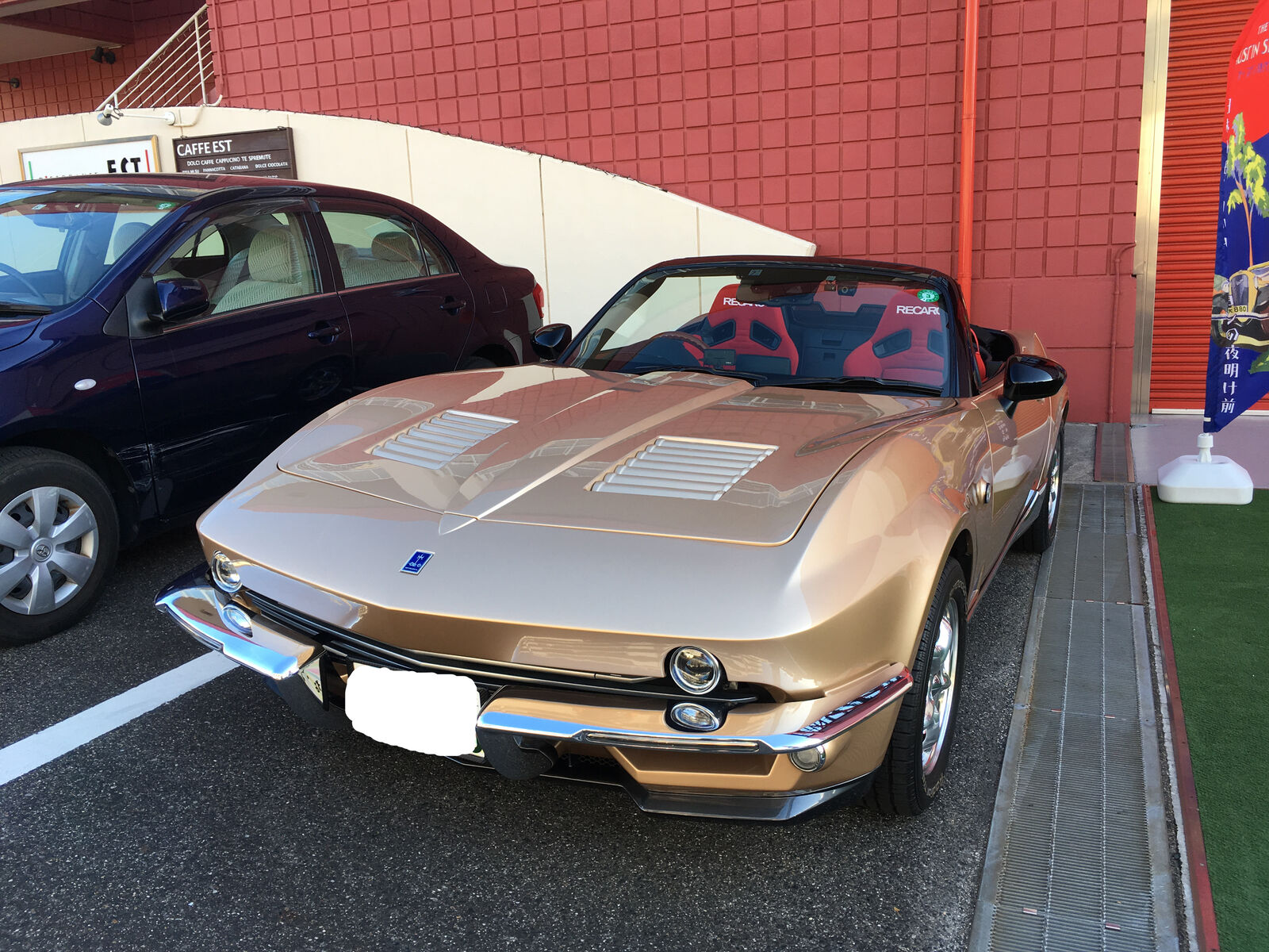 テスラ ロードスターとスターマンが正式に天体に認定