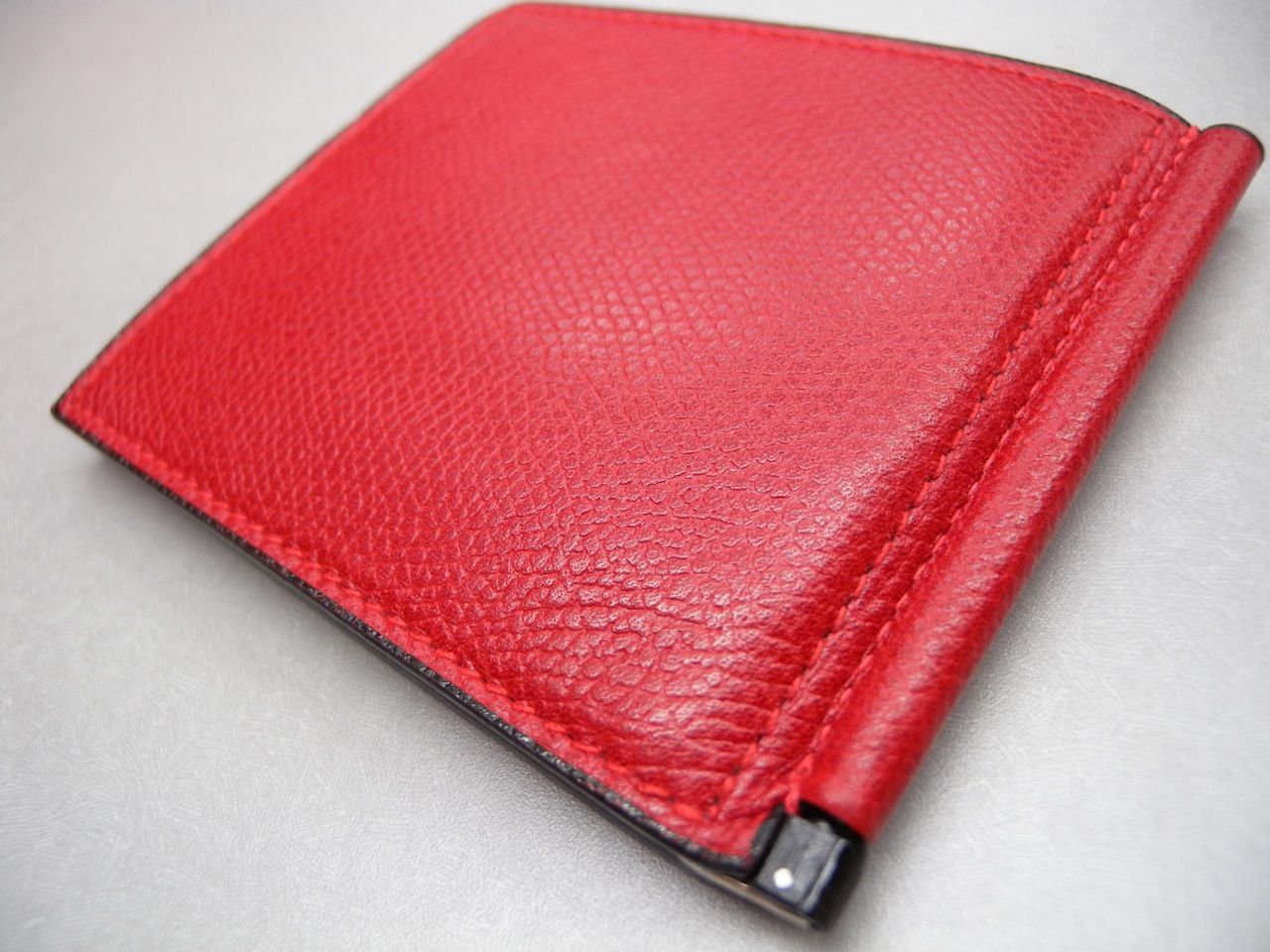 official-blog-valextra-rosso-red
