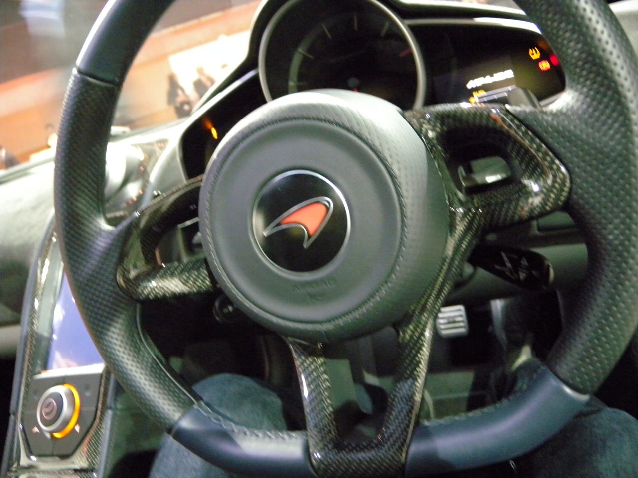 ビブロスの未来的なサマールック