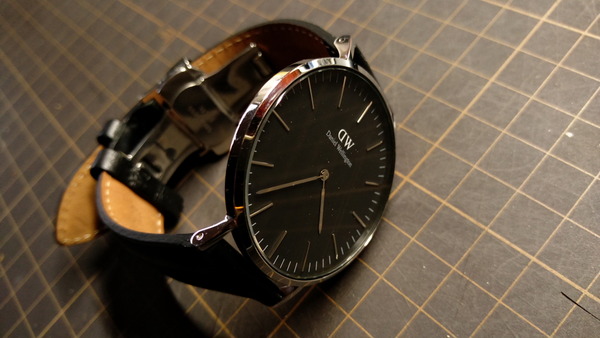 2025年11月23日、16時37分25秒