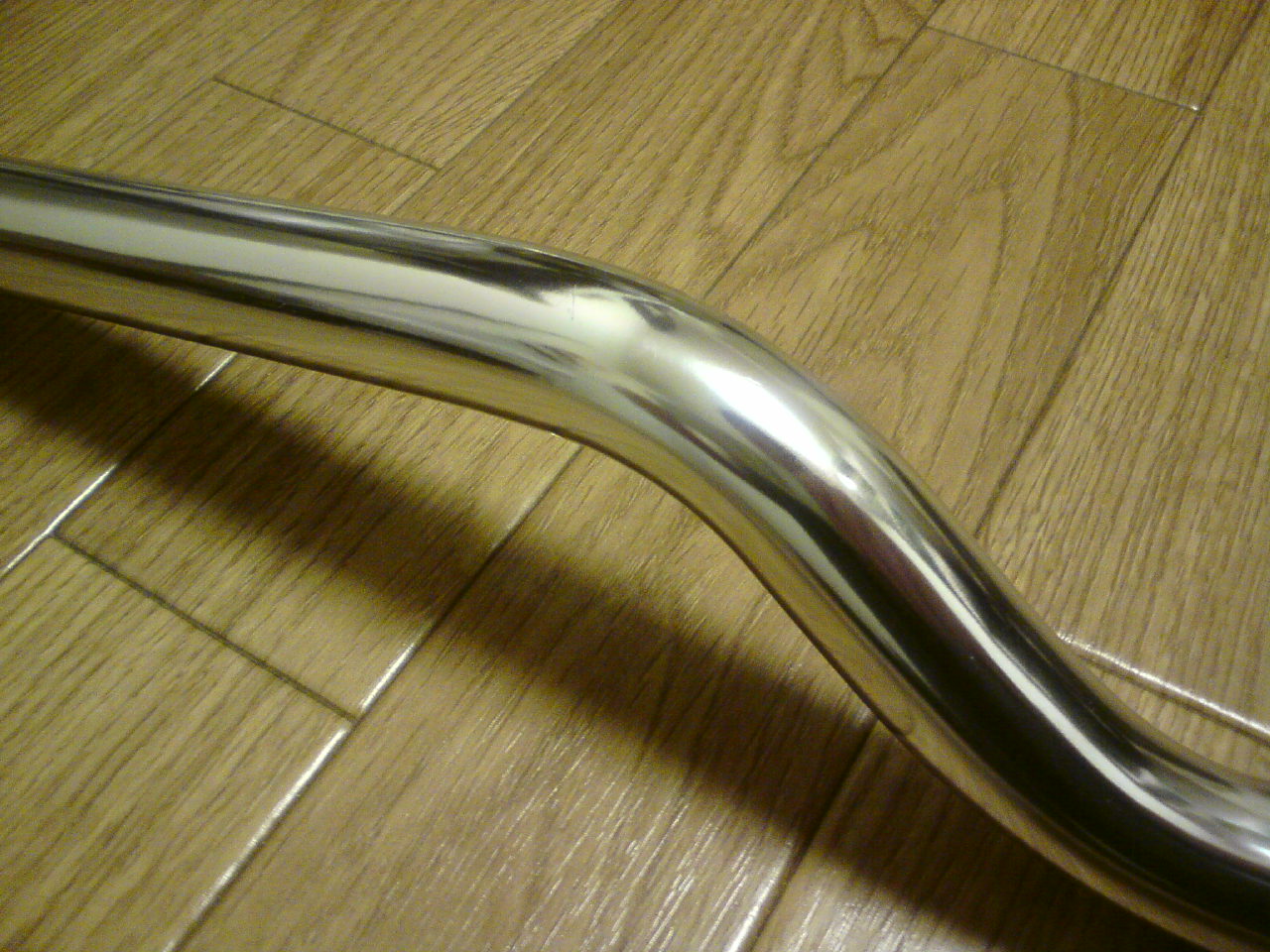 ハンドルバーのロゴを消す 三十路男 Fuji Feather でピストデビュー