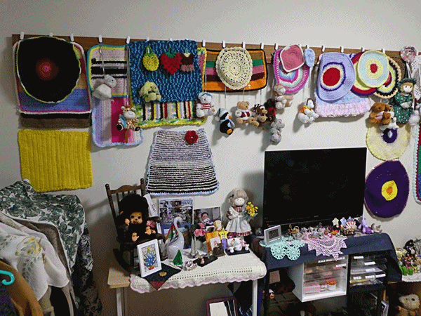 母親の部屋は 編み物だらけ ラッキーの日記と パパのカメブラ散歩 母親の部屋は 編み物だらけ ラッキーの日記と パパのカメブラ散歩