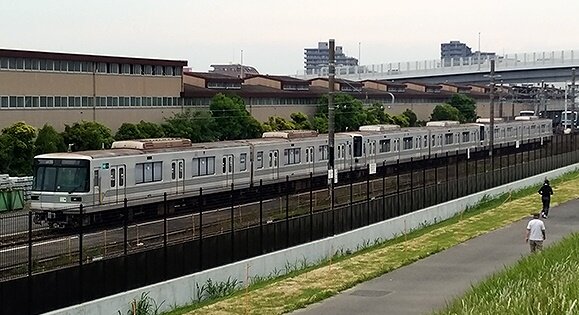 795日比谷線の車両