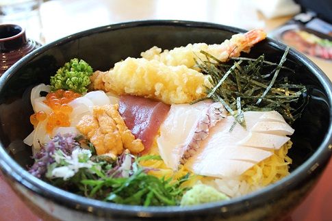 特選海鮮丼
