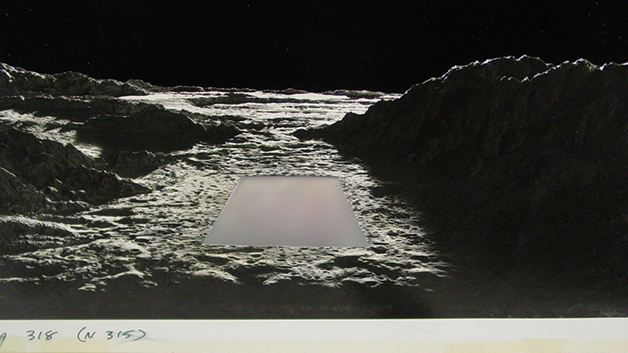 アーティストたち】『2001年宇宙の旅』の月面の模型を制作した アーティストたち】『2001年宇宙の旅』の月面の模型を制作した
