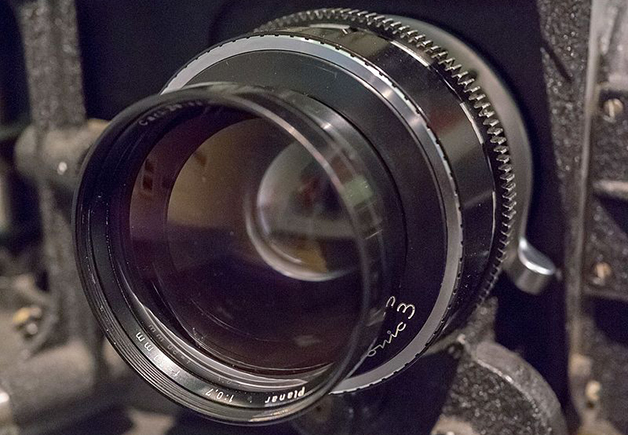 Zeiss_Planar_50mm_F0.7_lens