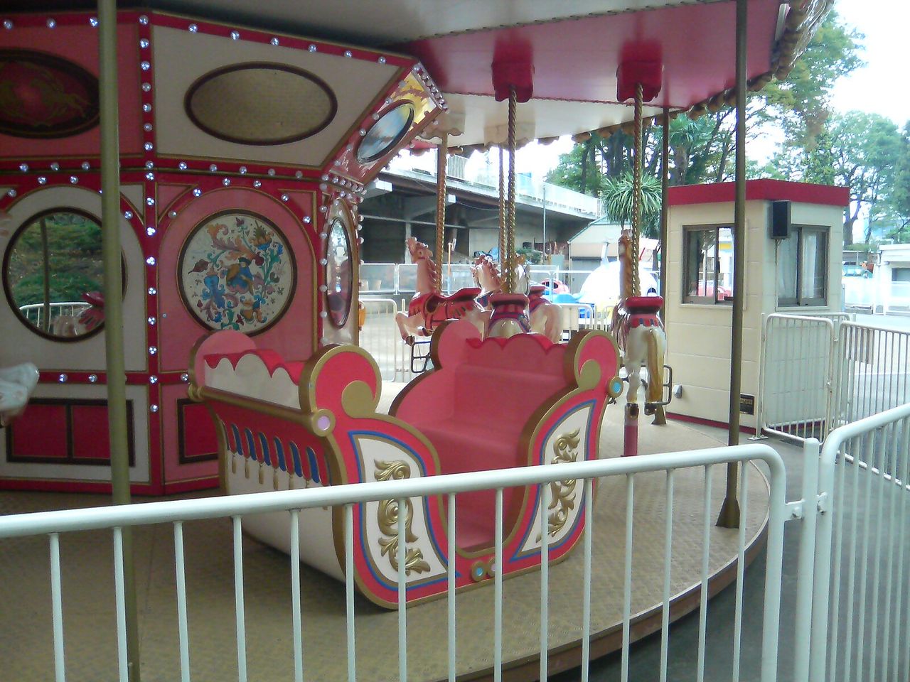 るなぱあく」（群馬県前橋市） : メリーゴーランド（メリーゴー