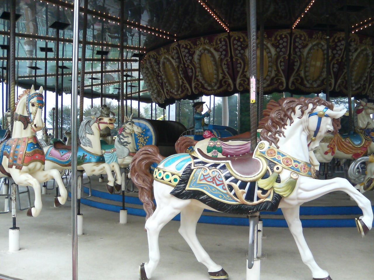 東武動物公園 埼玉県南埼玉郡宮代町 メリーゴーランド メリーゴーラウンド 研究家ルートヴィヒ ヴァン 1998 メリーゴーランドの旅 Sober Curious ソバーキュリアス