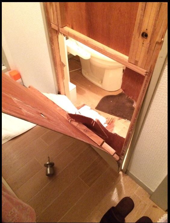 トイレに閉じ込められドアを破壊 修繕費 借主専用 賃貸トラブル相談室報道局