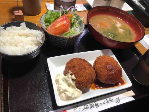手作りの洋食屋さん里_コロッケ定食