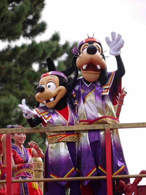 TDR_2014_雅涼群舞_グーフィー親子