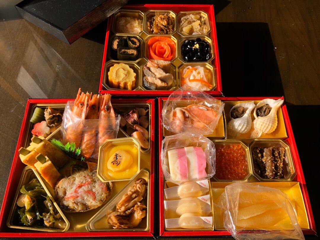 お正月 おせち料理とカニ料理 野球小僧10年間のお弁当