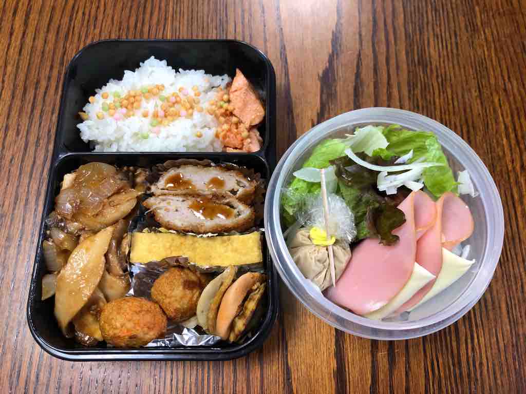 サラダ弁当のドレッシングはラップ輪ゴム楊枝で持参 野球小僧10年間のお弁当 A サラダ弁当のドレッシングはラップ輪ゴム楊枝で持参 野球小僧10年間のお弁当 A