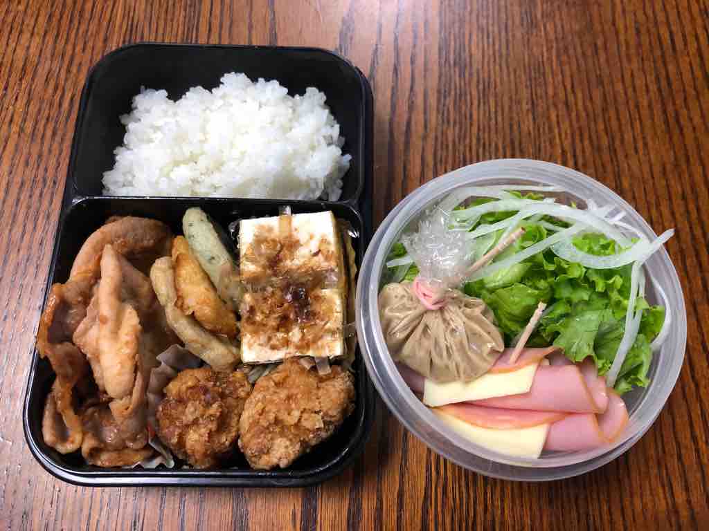 サラダ弁当のドレッシングはラップ輪ゴム楊枝で持参 野球小僧10年間のお弁当 A サラダ弁当のドレッシングはラップ輪ゴム楊枝で持参 野球小僧10年間のお弁当 A