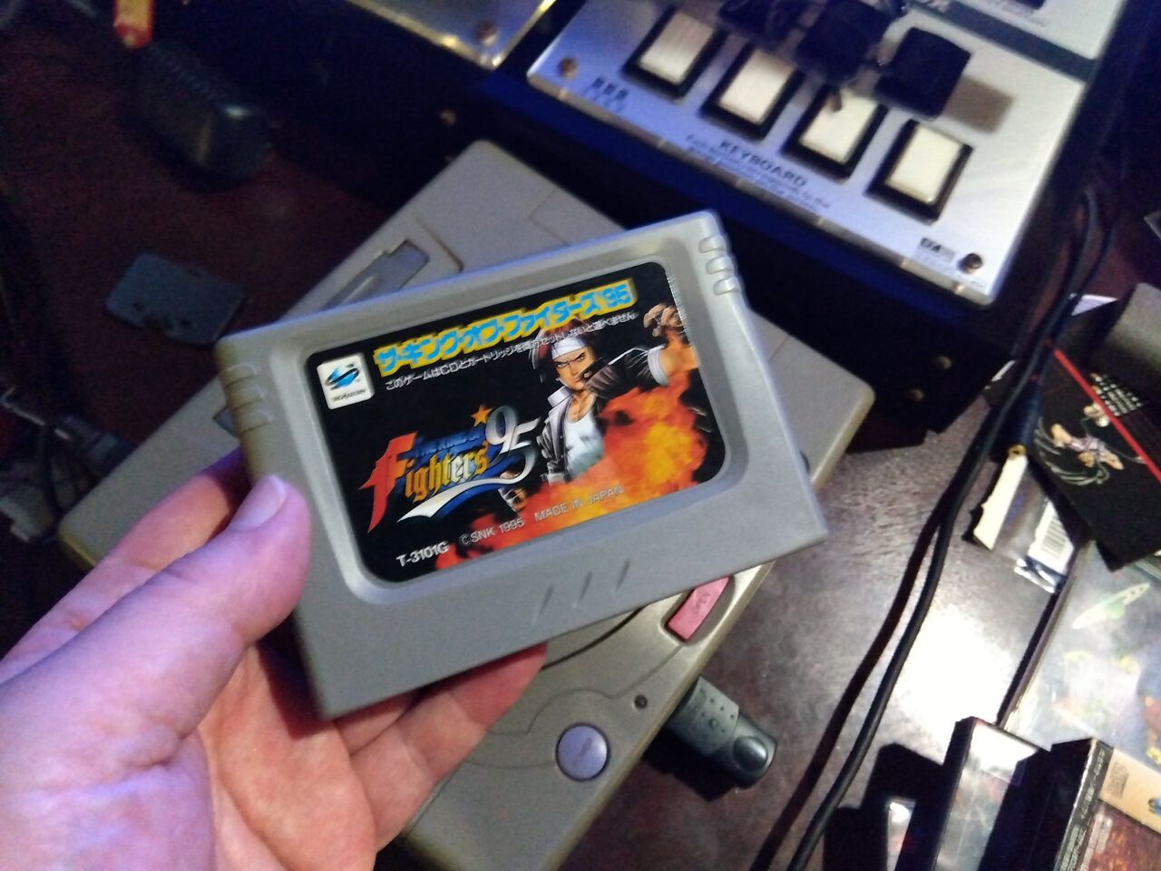 アーケードゲーム筐体 ザ・キング・オブ・ファイターズ'95 アケアカNEOGEO ザ・キング・オブ・ファイターズ'95』PS4にて4月27日