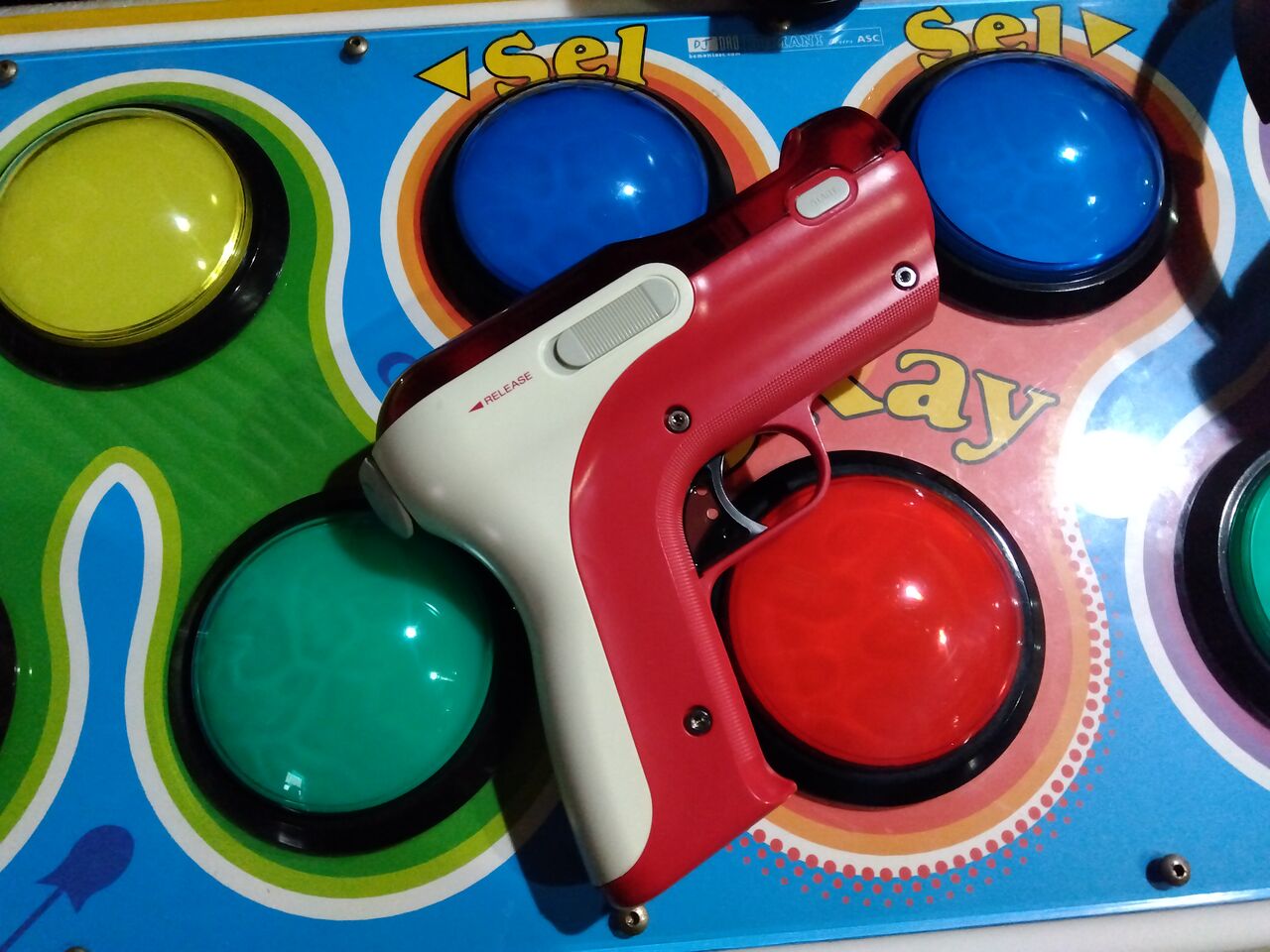 雑談】ブラウン管＆RGB21によるガンコン環境 : だんぼーるは