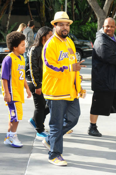 17FBCF80-08D8-48D2-A92C-427DB269C64C