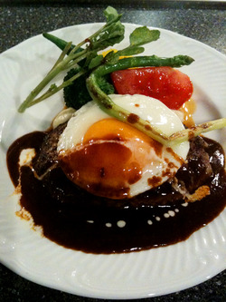 自家製ハンバーグランチ