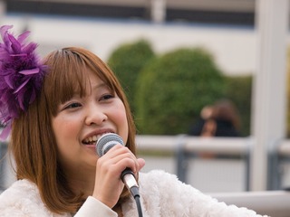 ぴえむこさん、熱唱!