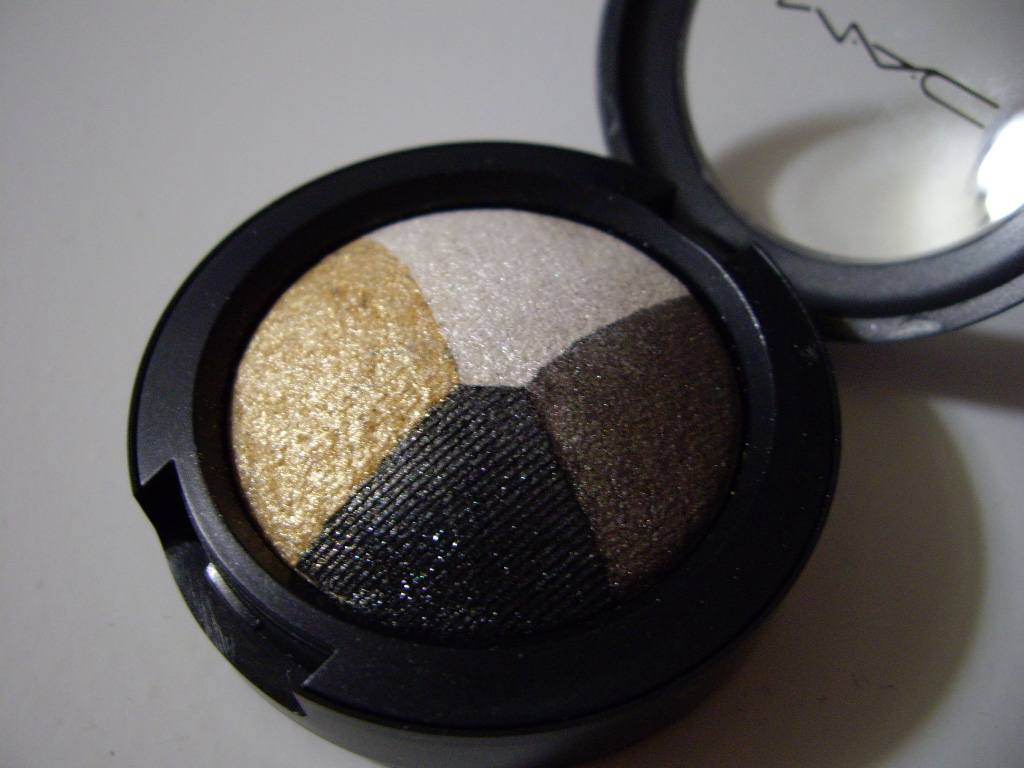 ｍａｃ ミネラライズ アイシャドウ アッサンブラージュ ぼんやり日誌