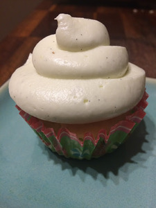 cream cheese frosting cupcake 2