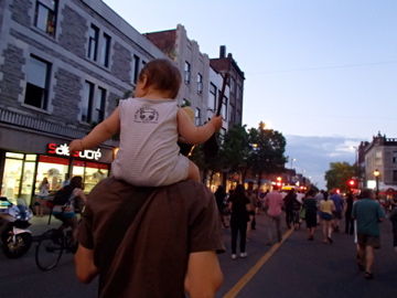 べべもスプーン持って参戦